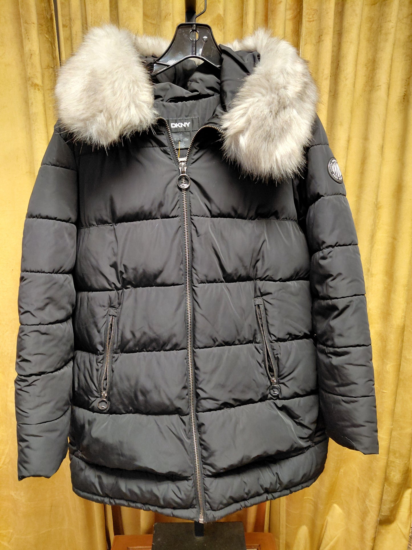 DKNY Coat Size L